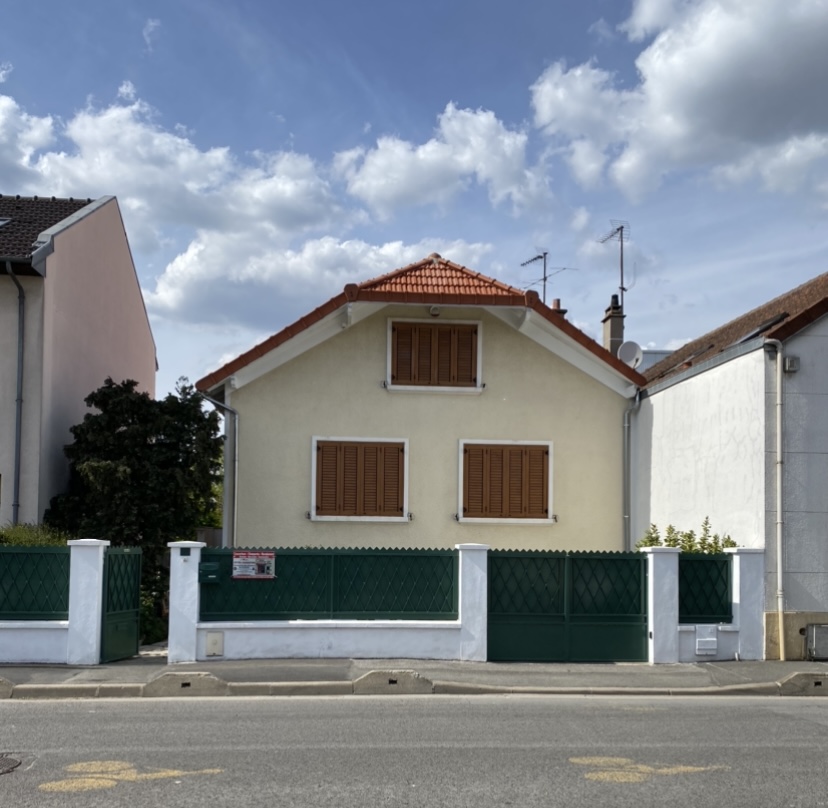 Façade rénovée par Rodolphe Couverture — Malakoff